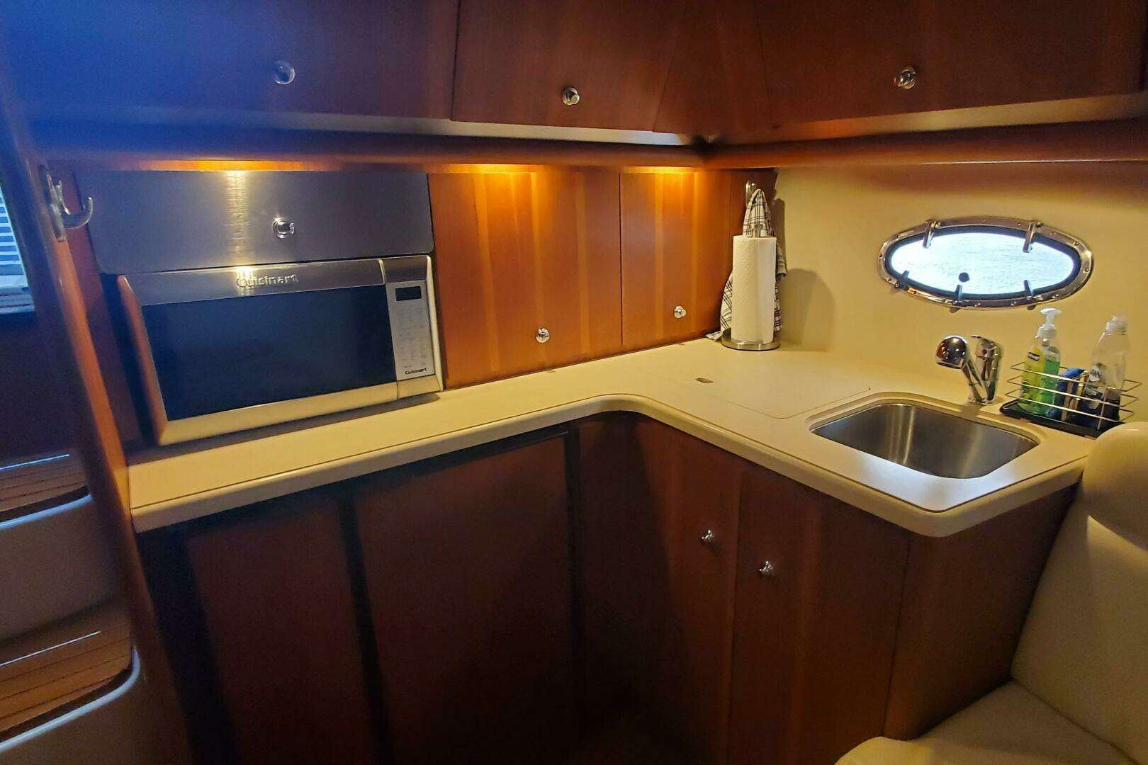 2006 Tiara Yachts 4200 Open - Image 24