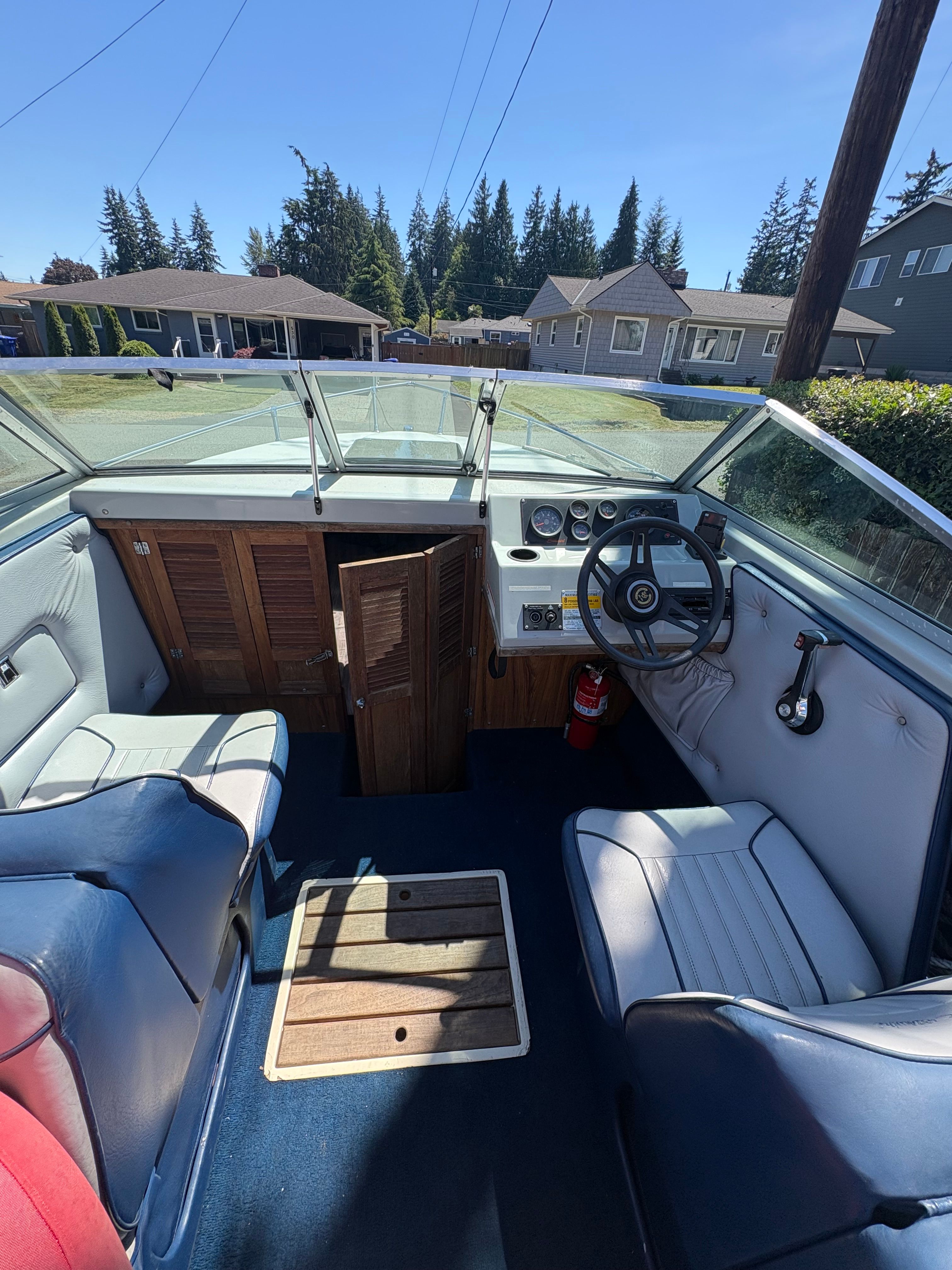 1989 Seaswirl SIERRA CLASSIC CUDDY - 4