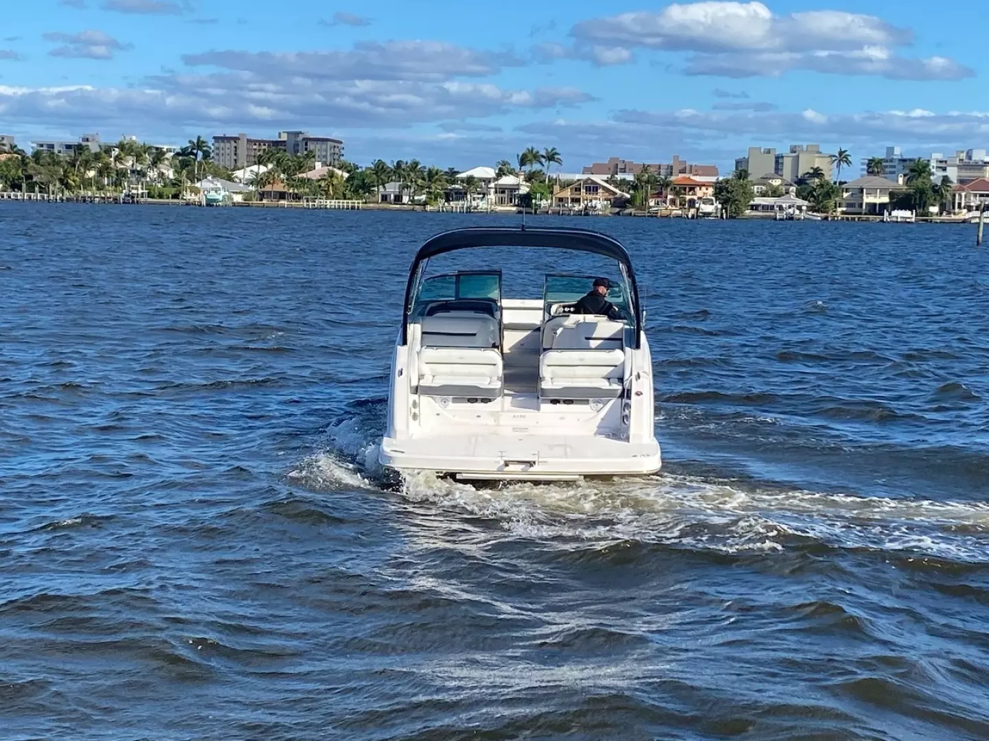2016 Regal 3200 Bowrider - Image 5