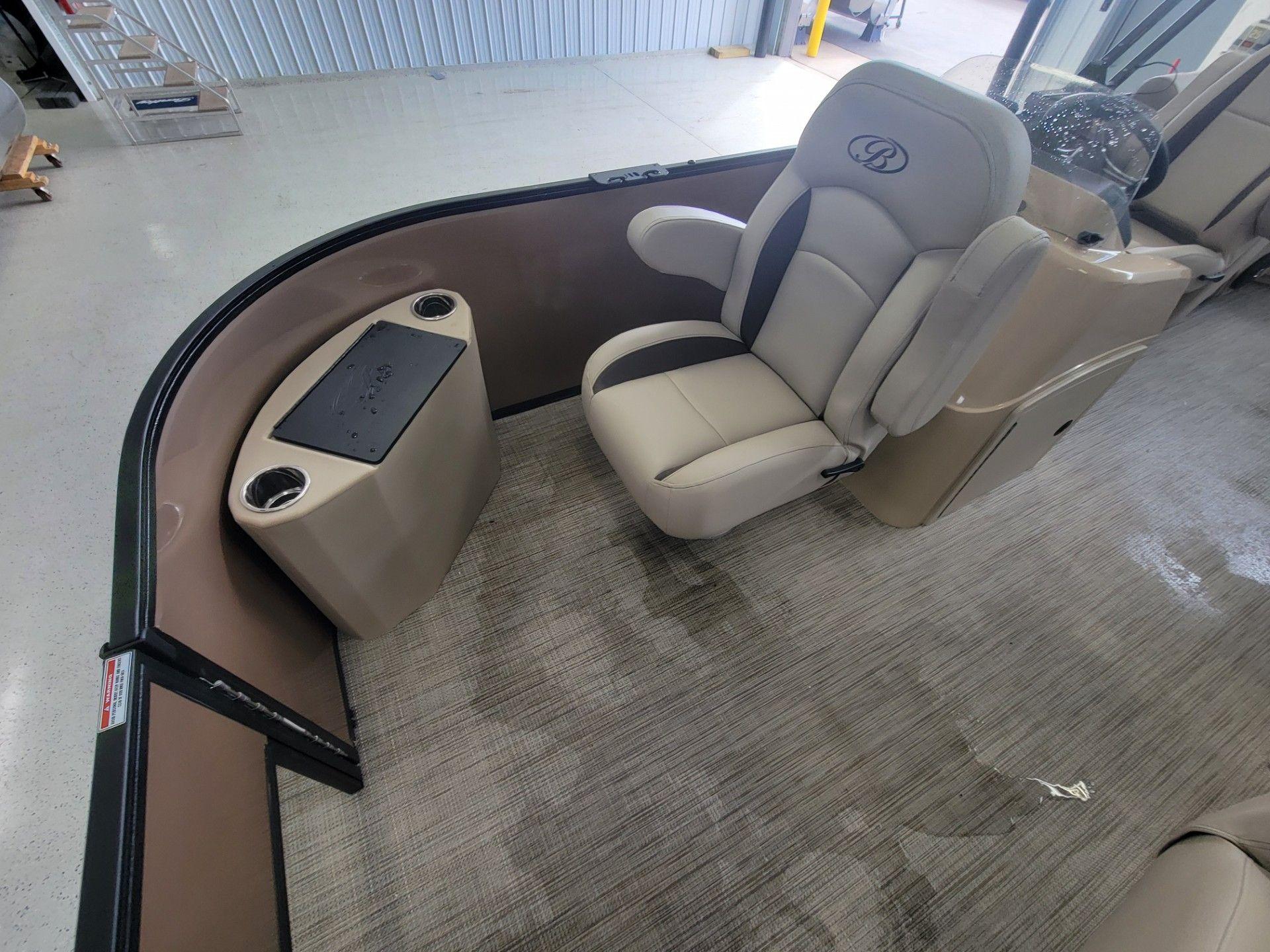 2025 Bentley Pontoons FISH 200 CW - 13