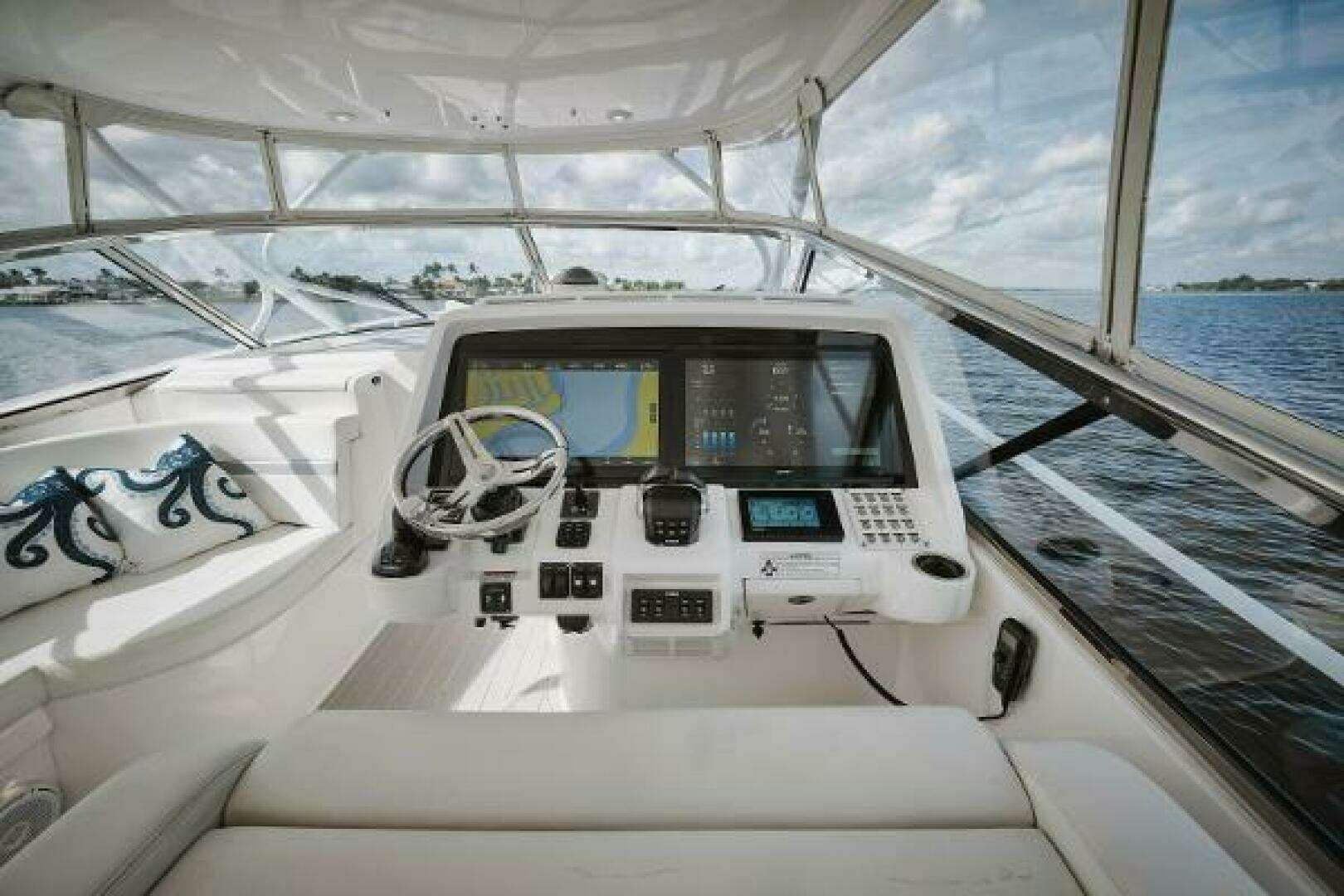 2018 Intrepid 475 Sport Yacht - Image 32