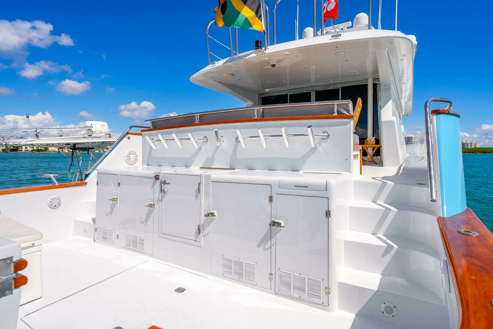 1991 Maiora Raised Pilothouse - Image 3