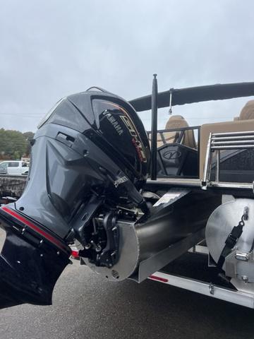 2025 verada VX22RC Luxury Tri-Toon - 7