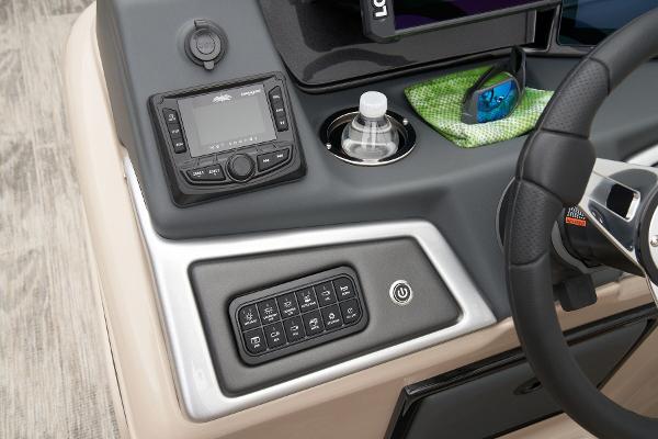 2025 Ranger Reata 220FC