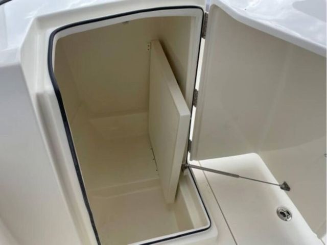 2025 Cobia 220 Dual Console - 21