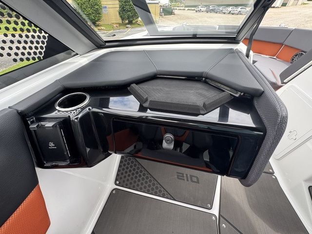 2027 Scarab 210 LX Wake - 26