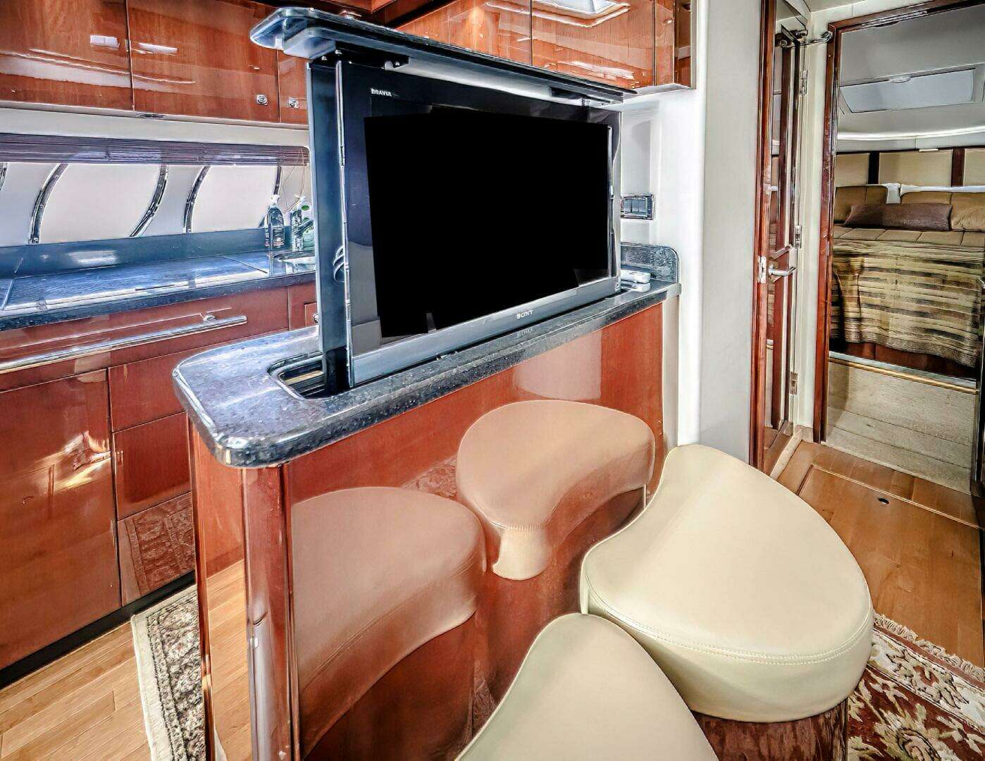 2011 Sea Ray 580 Sundancer - Image 32