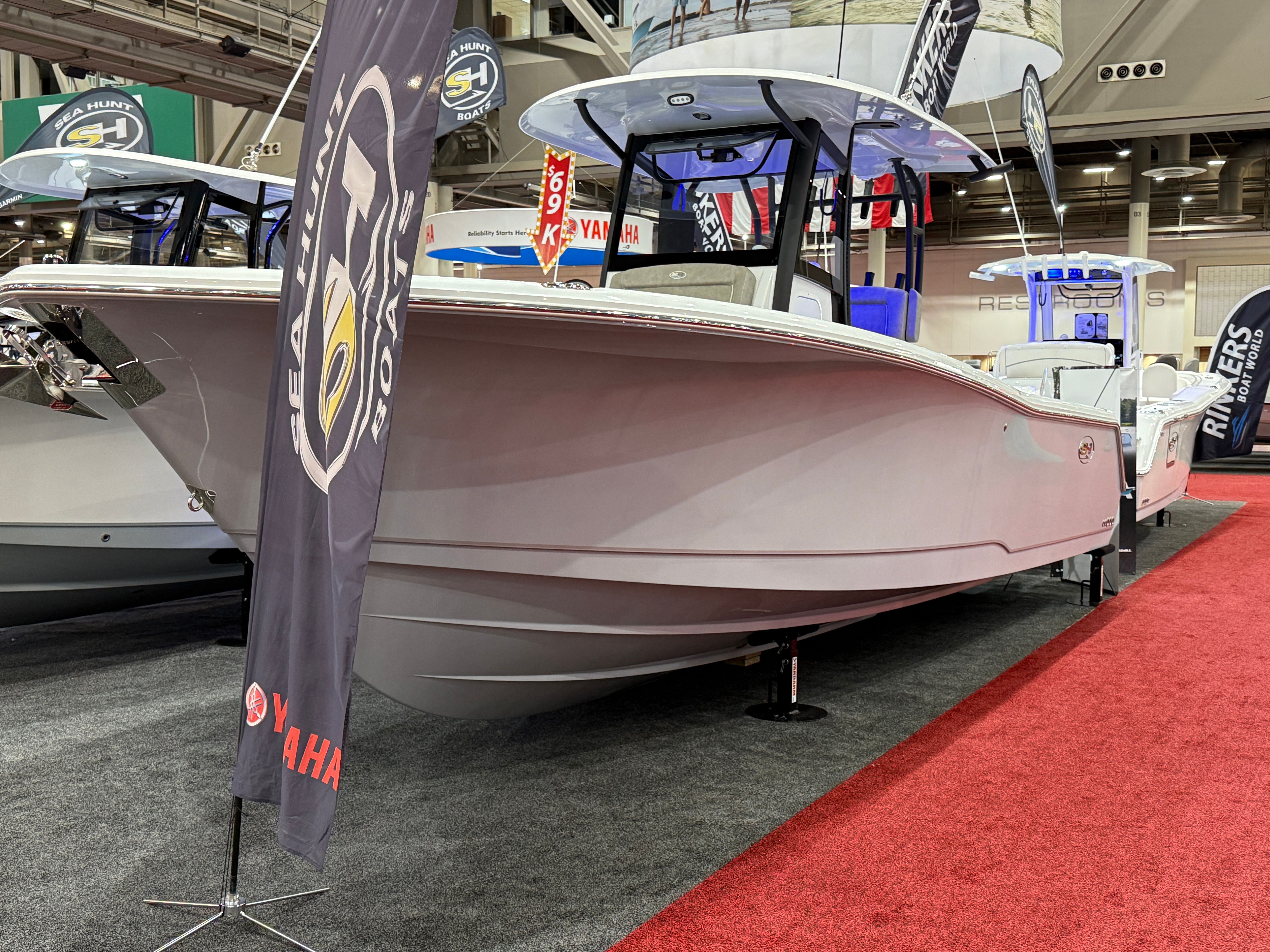 2025 Sea Hunt Gamefish 28 Coffin Box - 3
