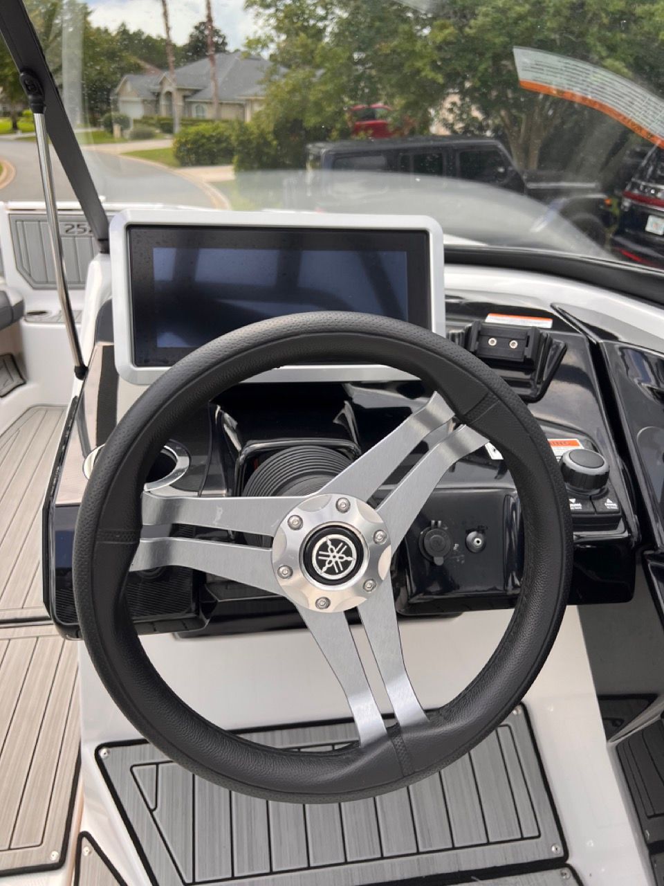 2023 Yamaha Boats 252S - 51