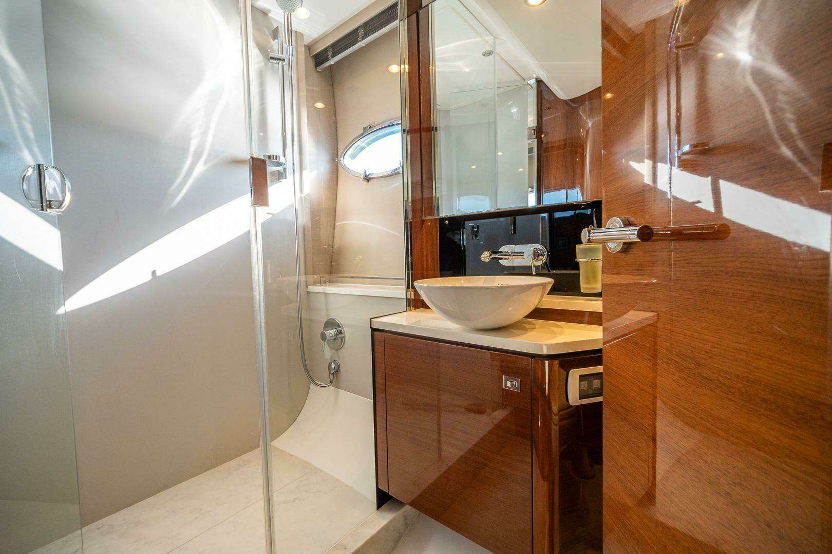 2016 Princess V48 - Image 36