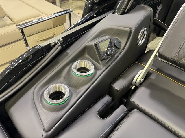 2026 Bennington QX Swingback 25 QXSBA Tritoon - 28