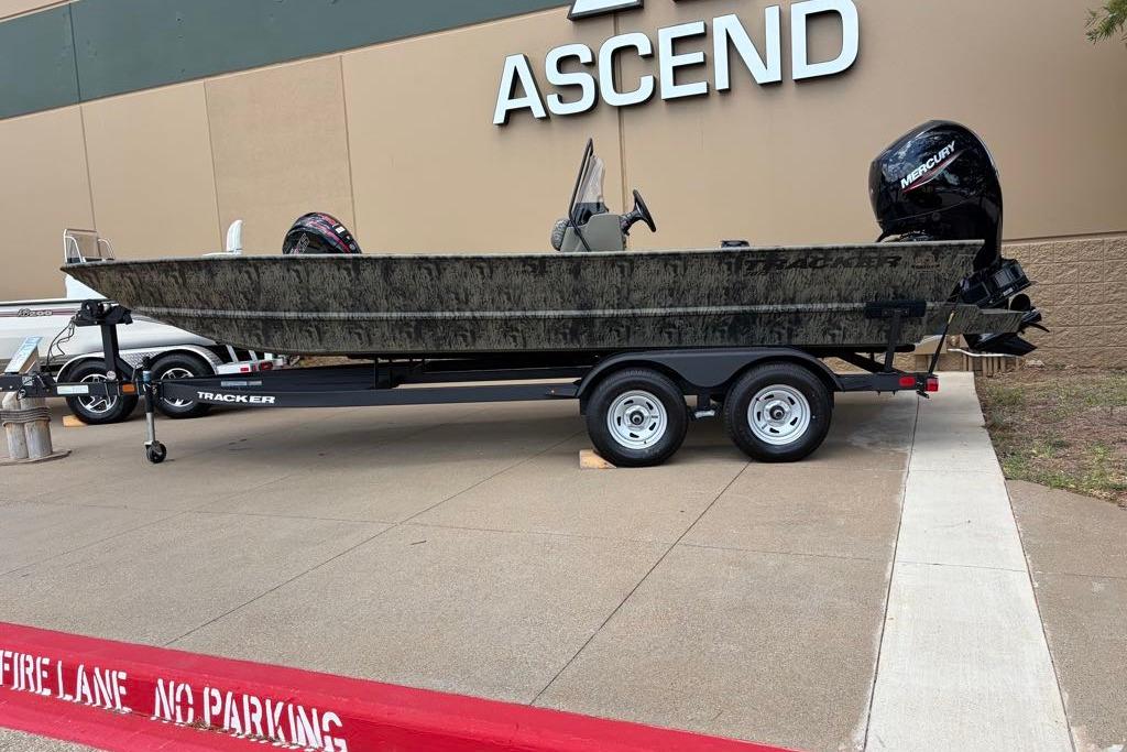 2026 Tracker Grizzly 2072 CC