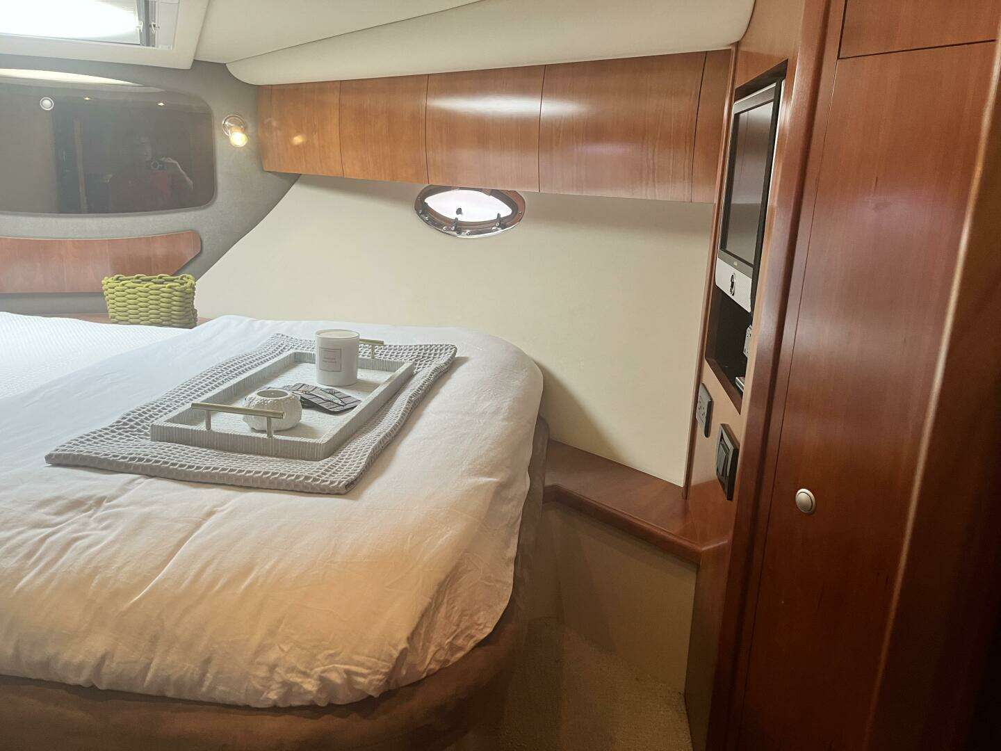 2008 Cruisers Yachts 390 Sport Coupe - Image 33