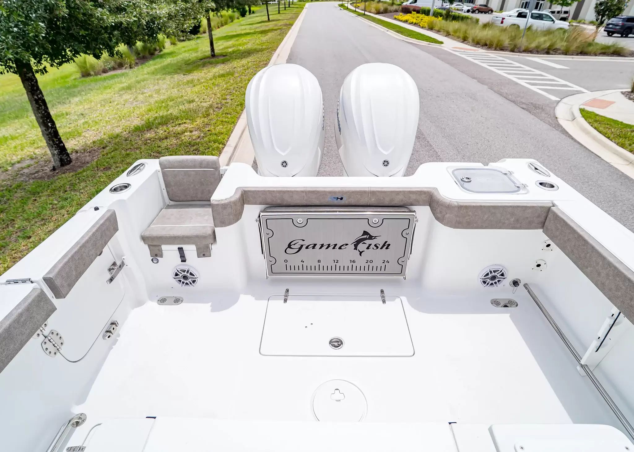 2027 Sea Hunt Gamefish 30 Coffin Box - 6