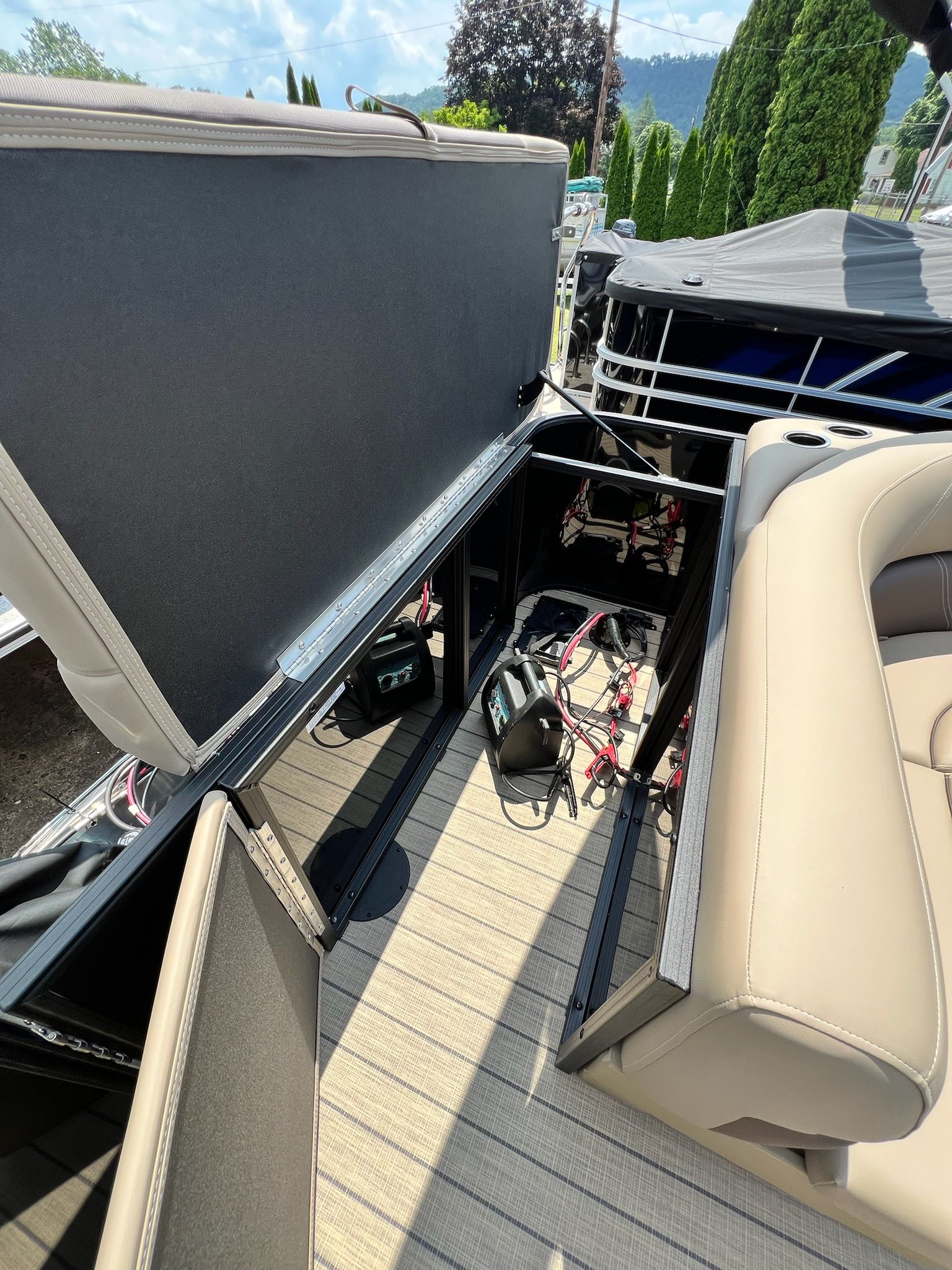 2026 Sylvan Mirage 8520 Cruise - 33