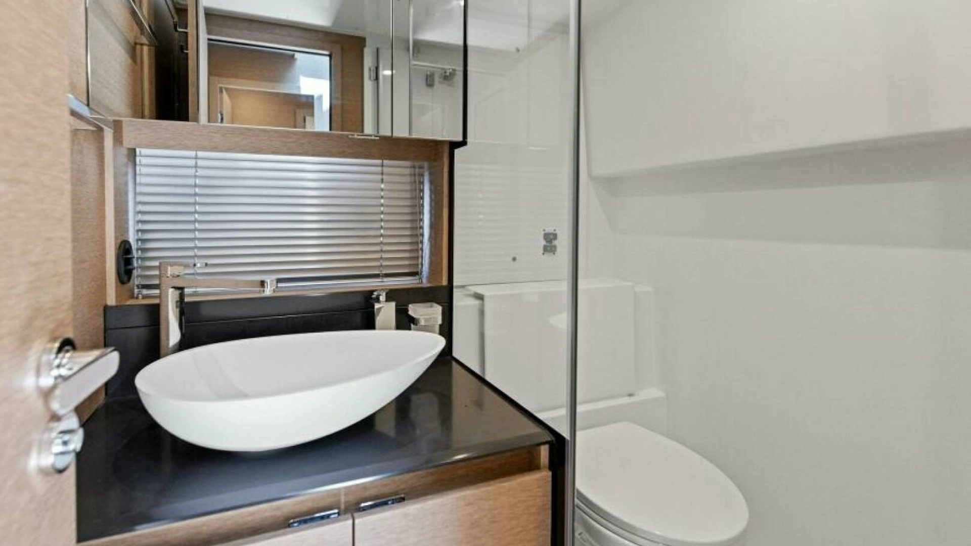 2025 Prestige 460 - Image 24