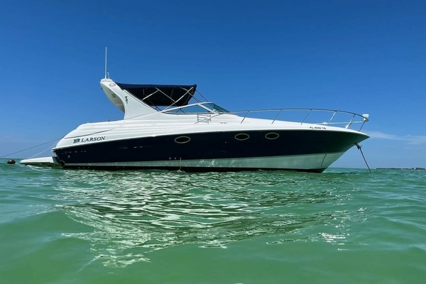 2006 Larson 370 Cabrio