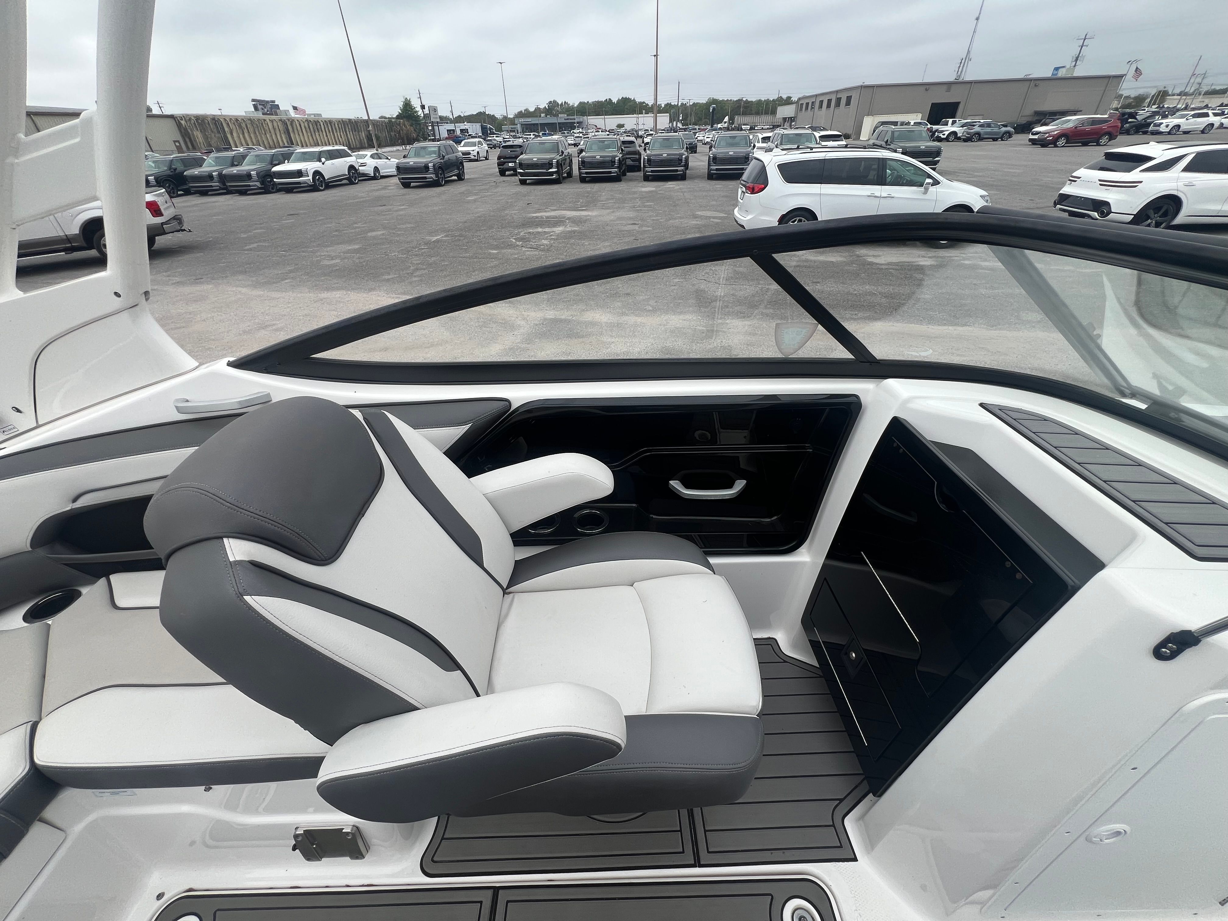 2019 Yamaha Boats 212 Limited S - 14