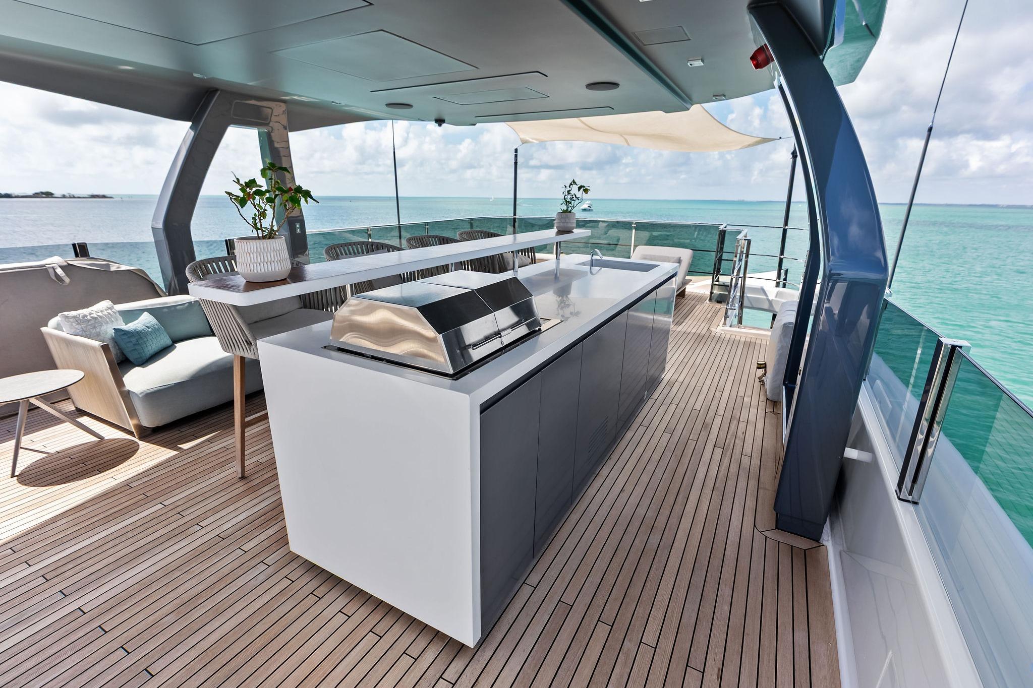 2023 Custom Line Navetta 33 - 25