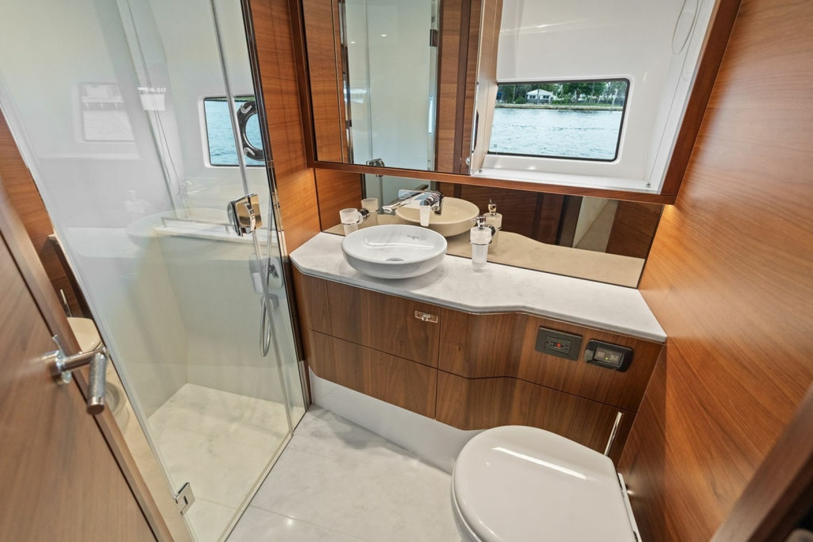 2020 Princess S62 Sportbridge - Image 55