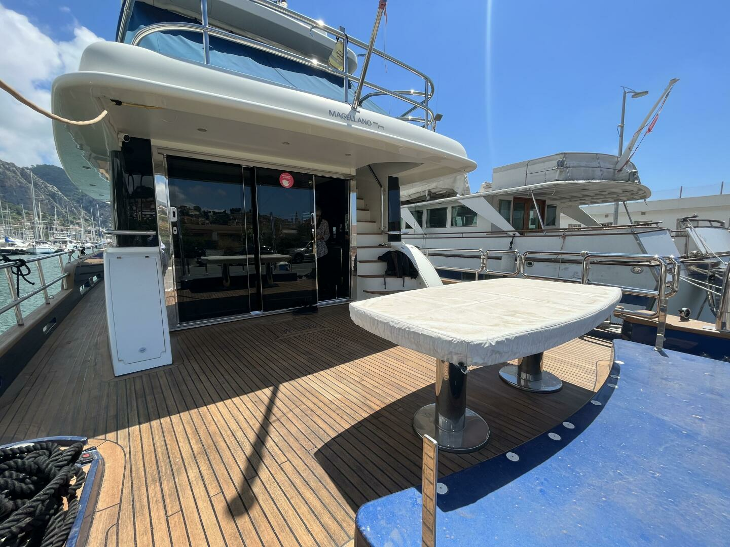 2011 Azimut Magellano 74' - Image 2