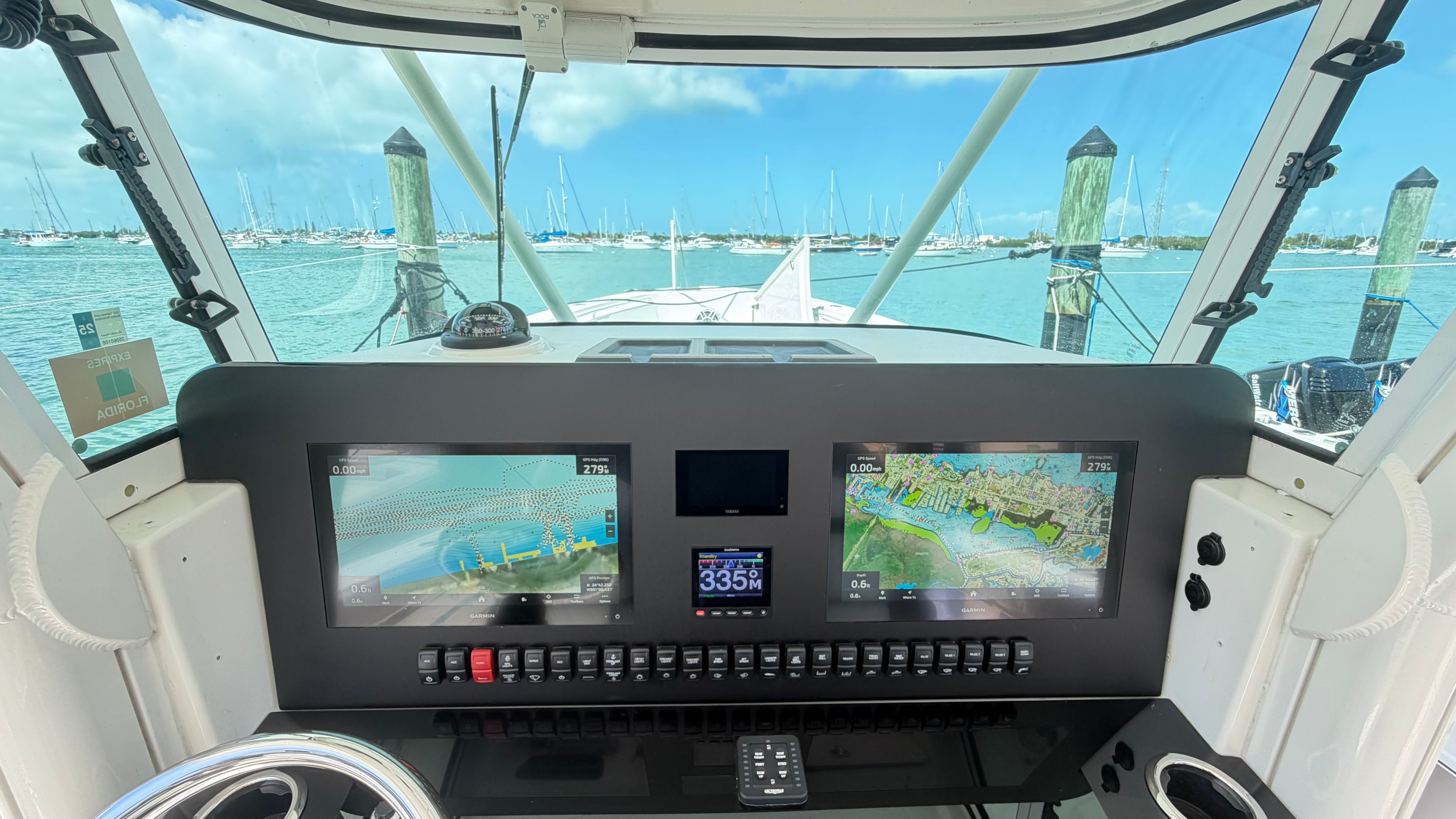 2009 Everglades 365 Center Console - 28