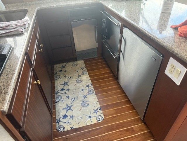 1986 Hatteras 52C - 6