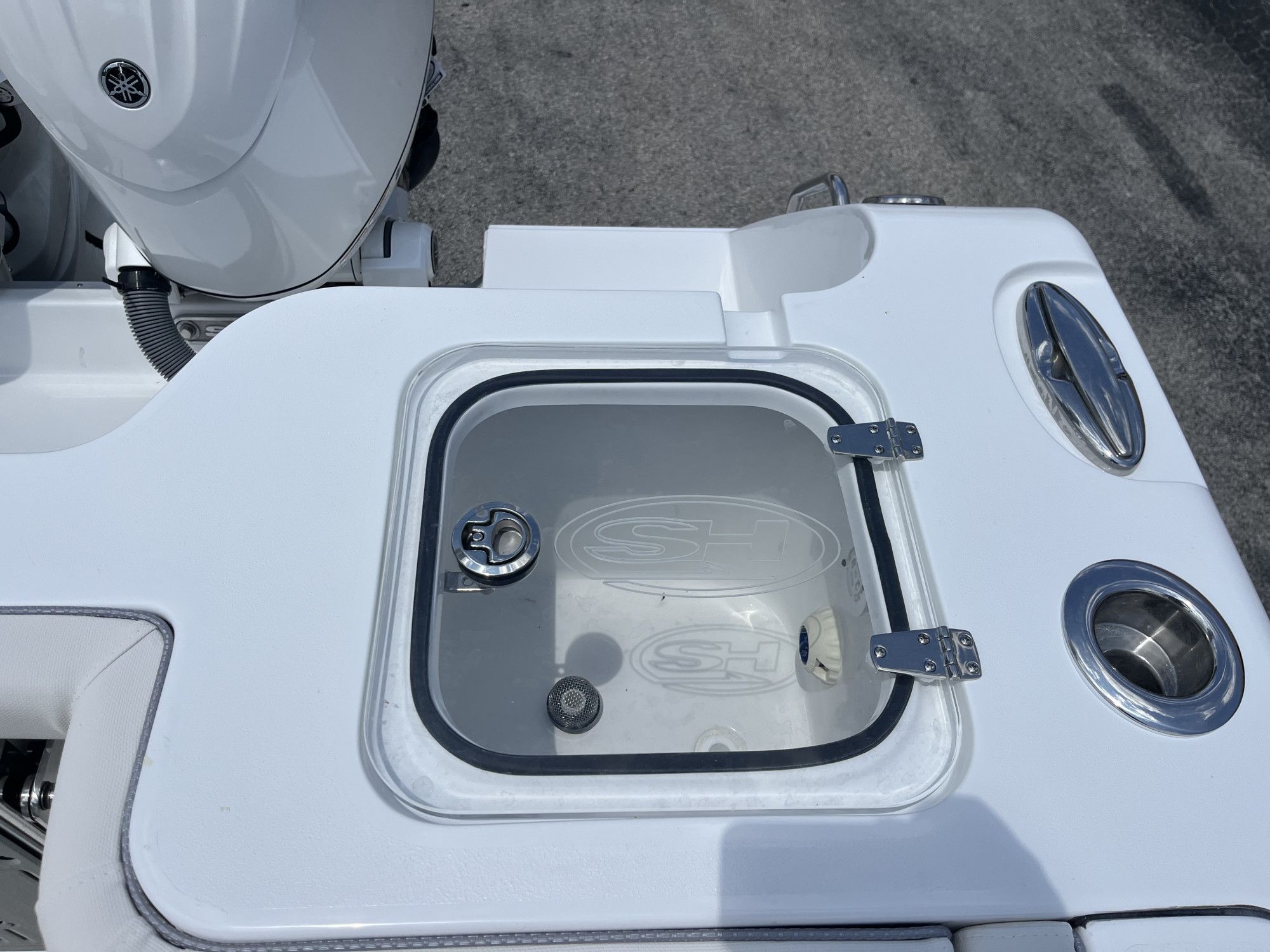 2026 Sea Hunt Gamefish 27 Coffin Box - 30