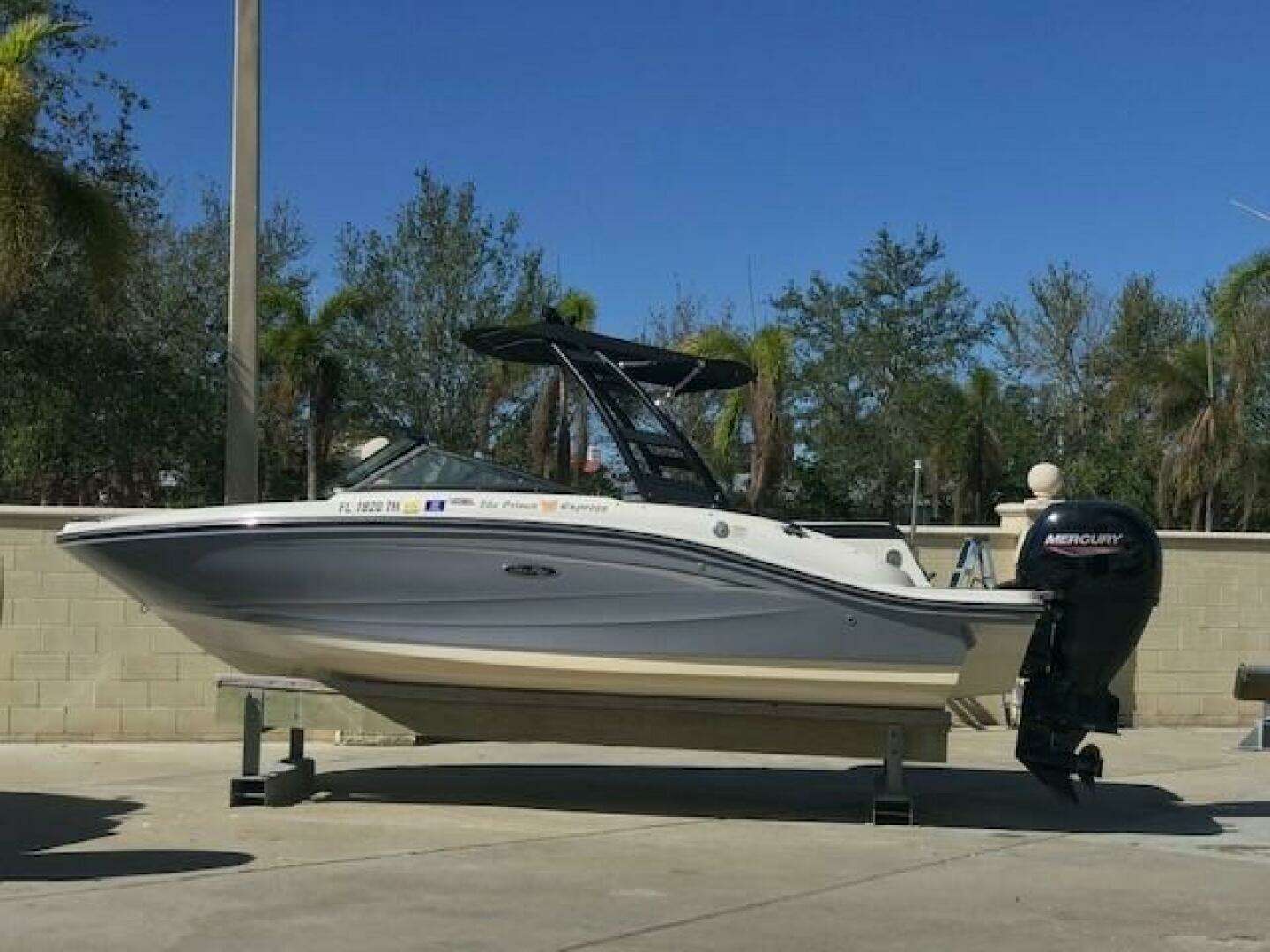 2022 Sea Ray SPX 190 OB - Image 9