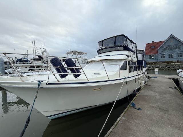 1985 Tollycraft 40 Sun Deck
