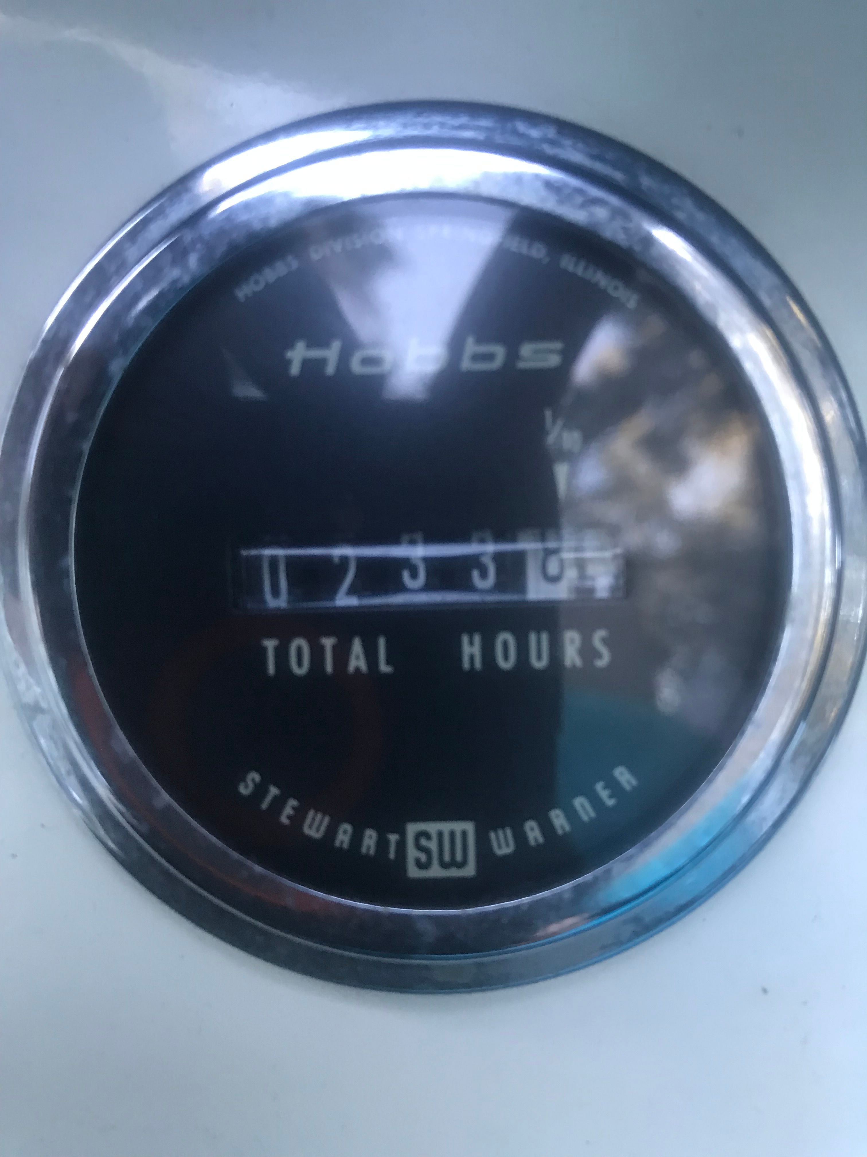 Hobbs hour meter showing 2336 hours on 1976 Tahiti Day Cruiser.