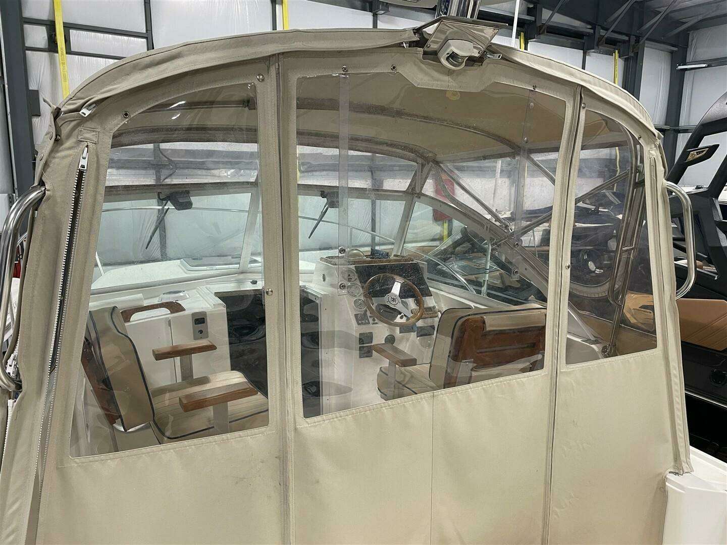 2005 Hunt Yachts 25 Surfhunter - Image 4