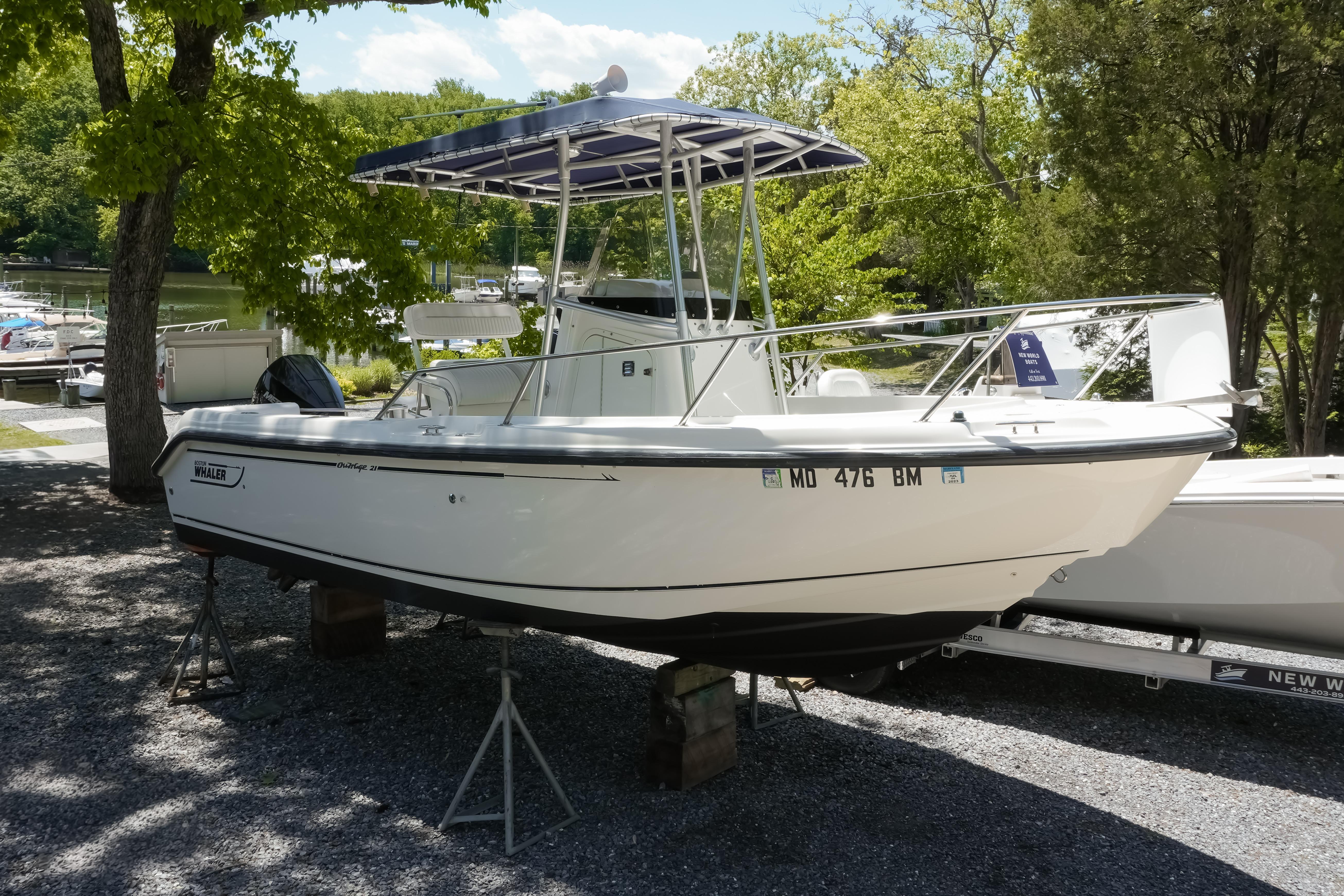 2001 Boston Whaler 210 Outrage