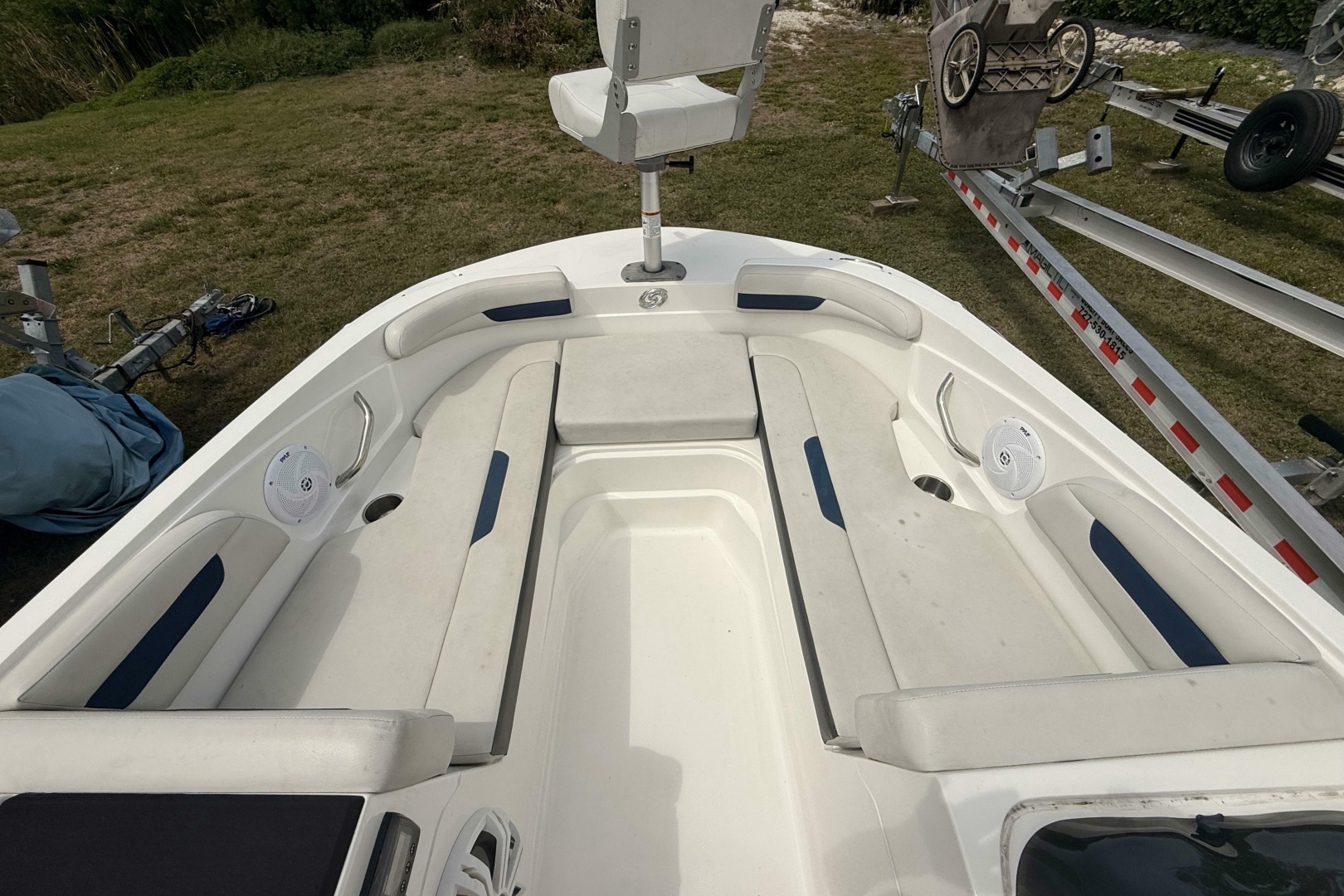 2020 Hurricane SunDeck Sport 185 OB - Image 17