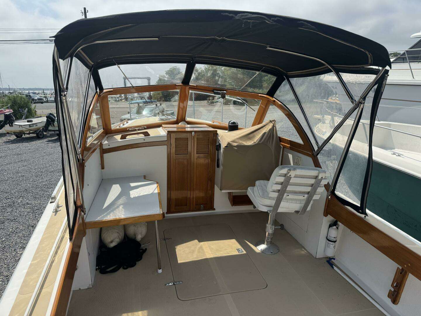 1984 Surf-Hunter Surfhunter 25 - Image 7