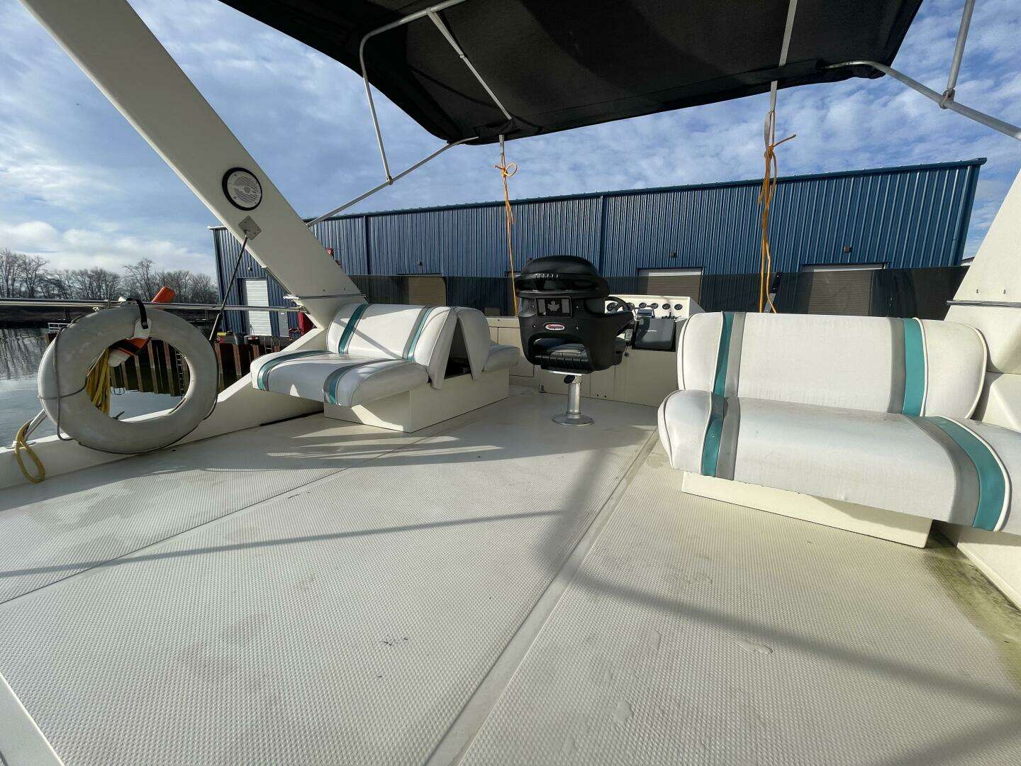 1988 Tollycraft EY440 - Image 15
