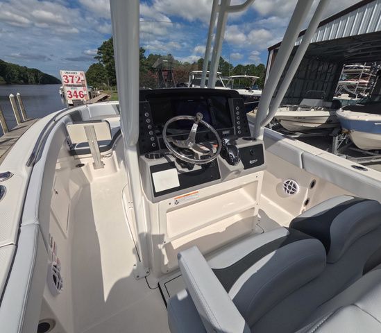 2026 Robalo Center Console R230 In Stock Trailer Included - 14