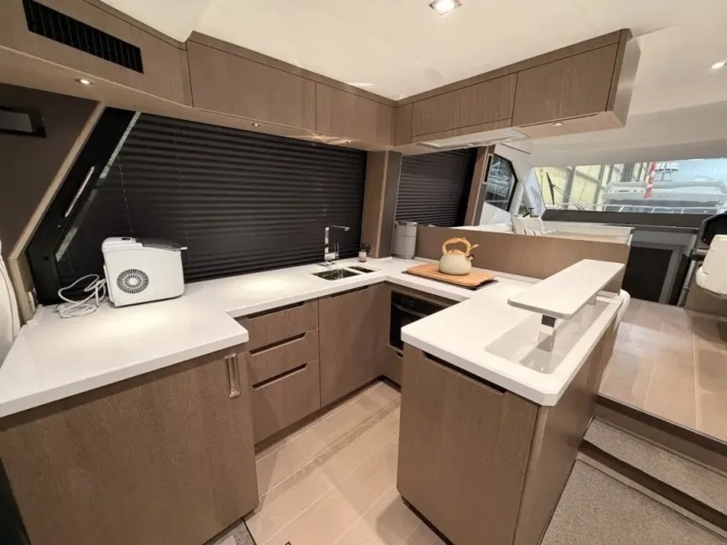 2023 Galeon 500 FLY - Image 15