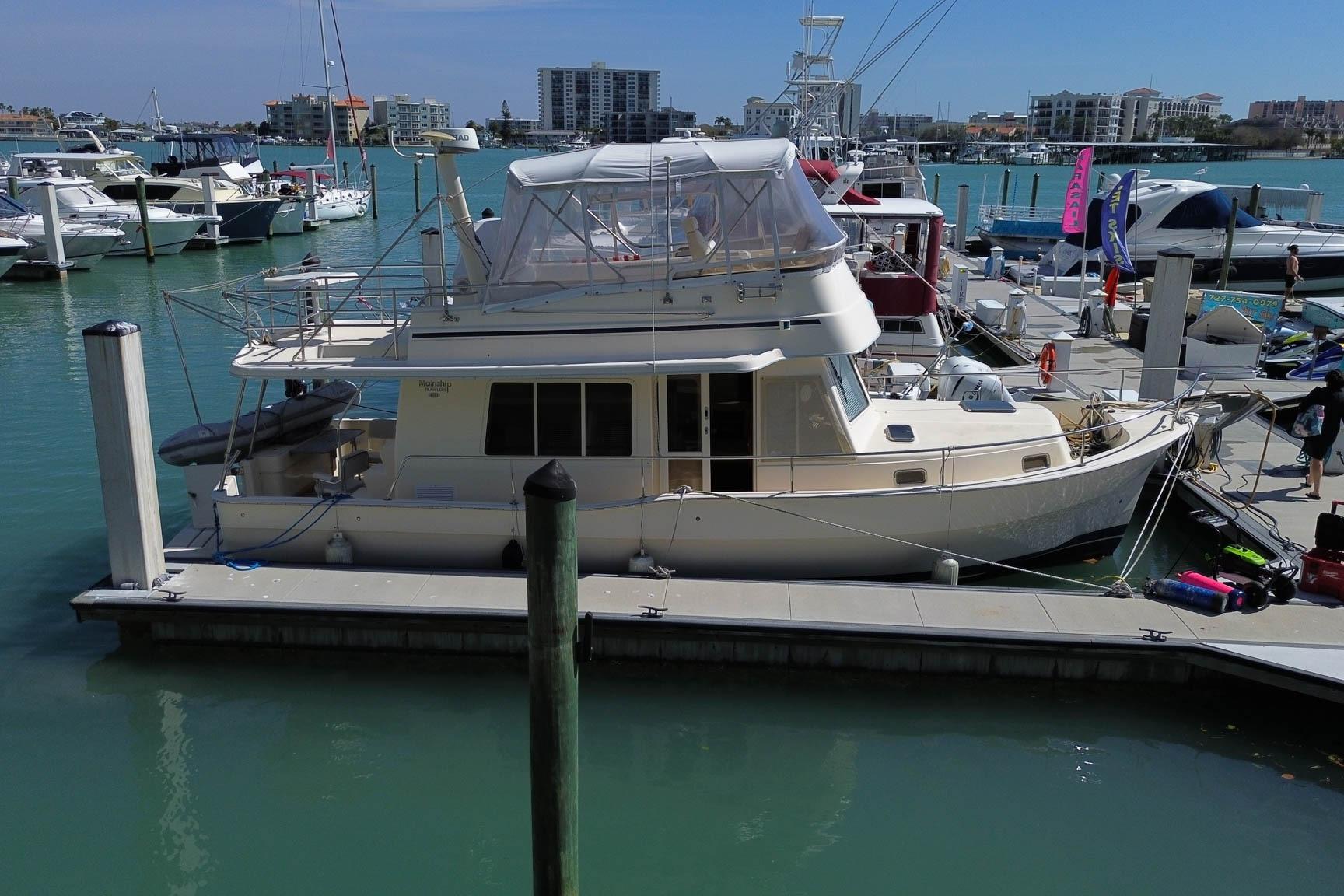 2005 Mainship 40 Trawler