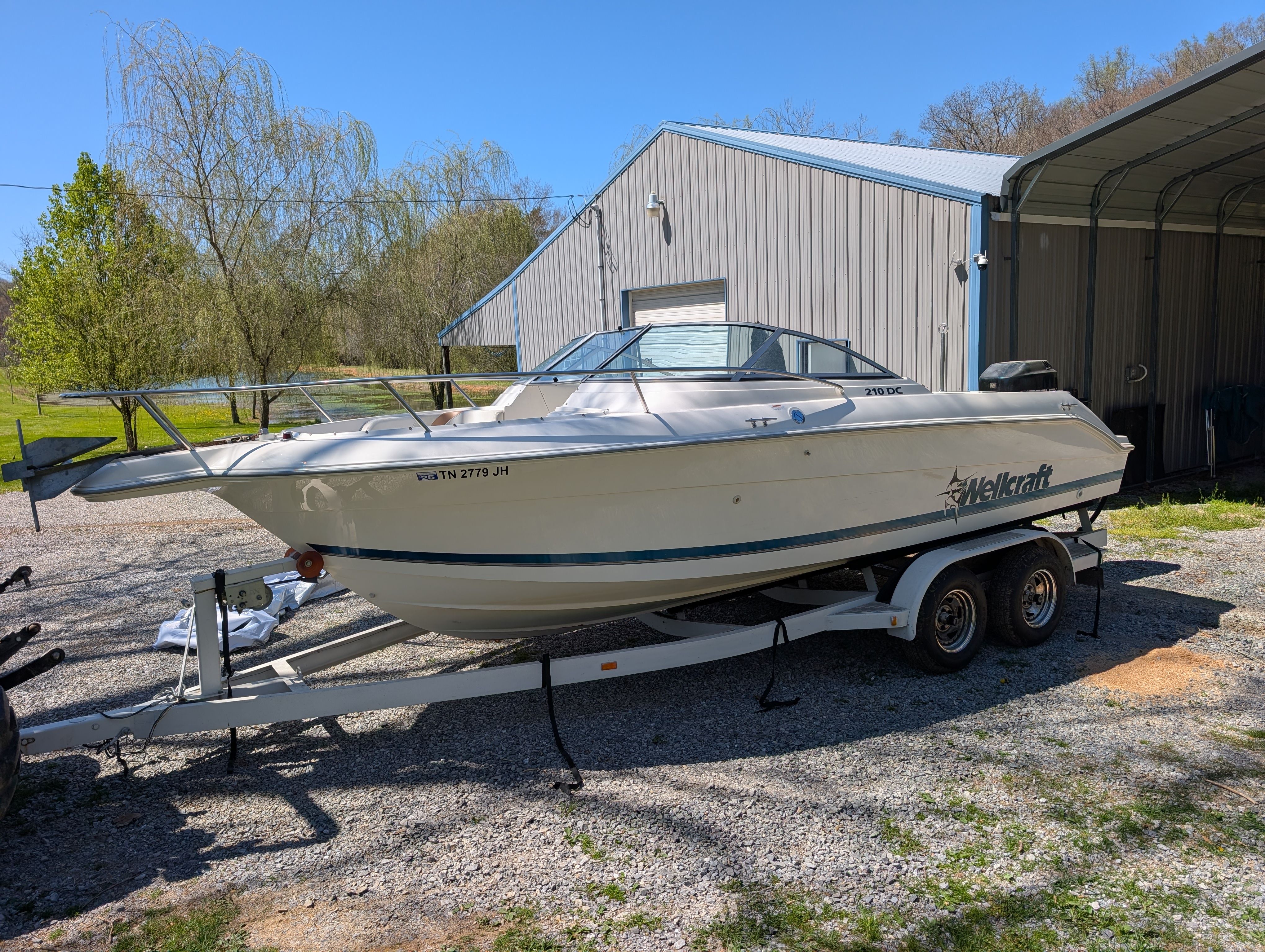 1999 Wellcraft 210 DC