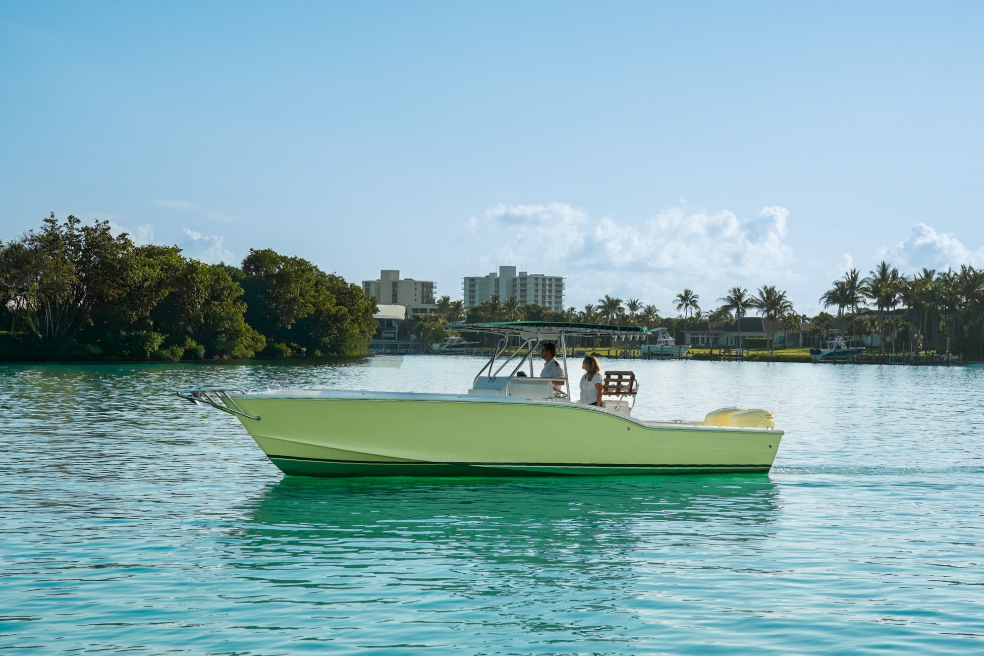 1985 Ocean Master 28 boat cruising on calm waters.