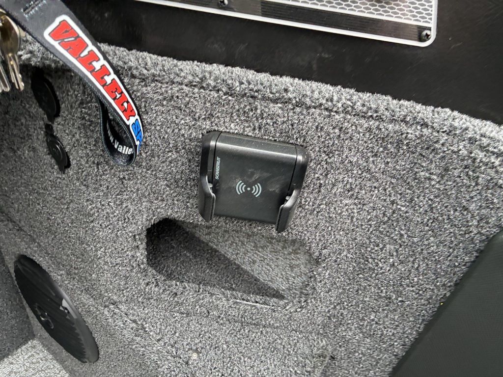 2026 Lund 2075 Impact XS - 25