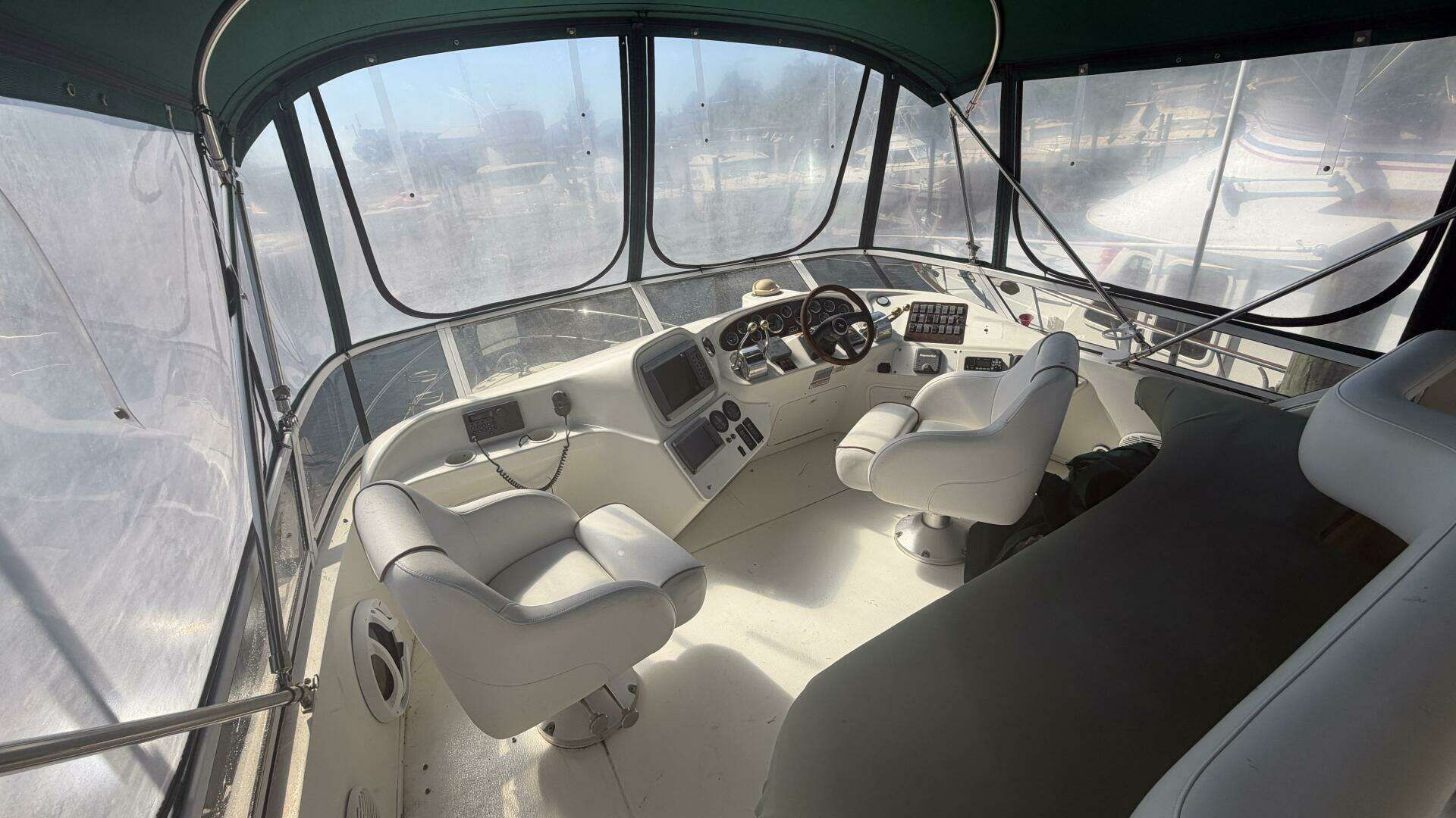 2000 Sea Ray 380 Aft Cabin - 8