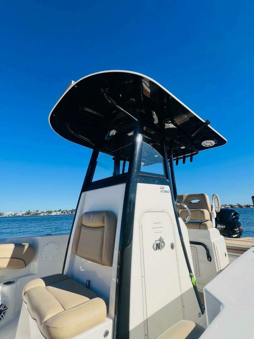 2020 NauticStar 251 Hybrid - Image 19