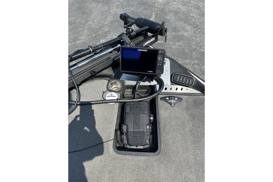 2016 Triton 20 TrX boat dashboard with Lowrance fishfinder and control panel.