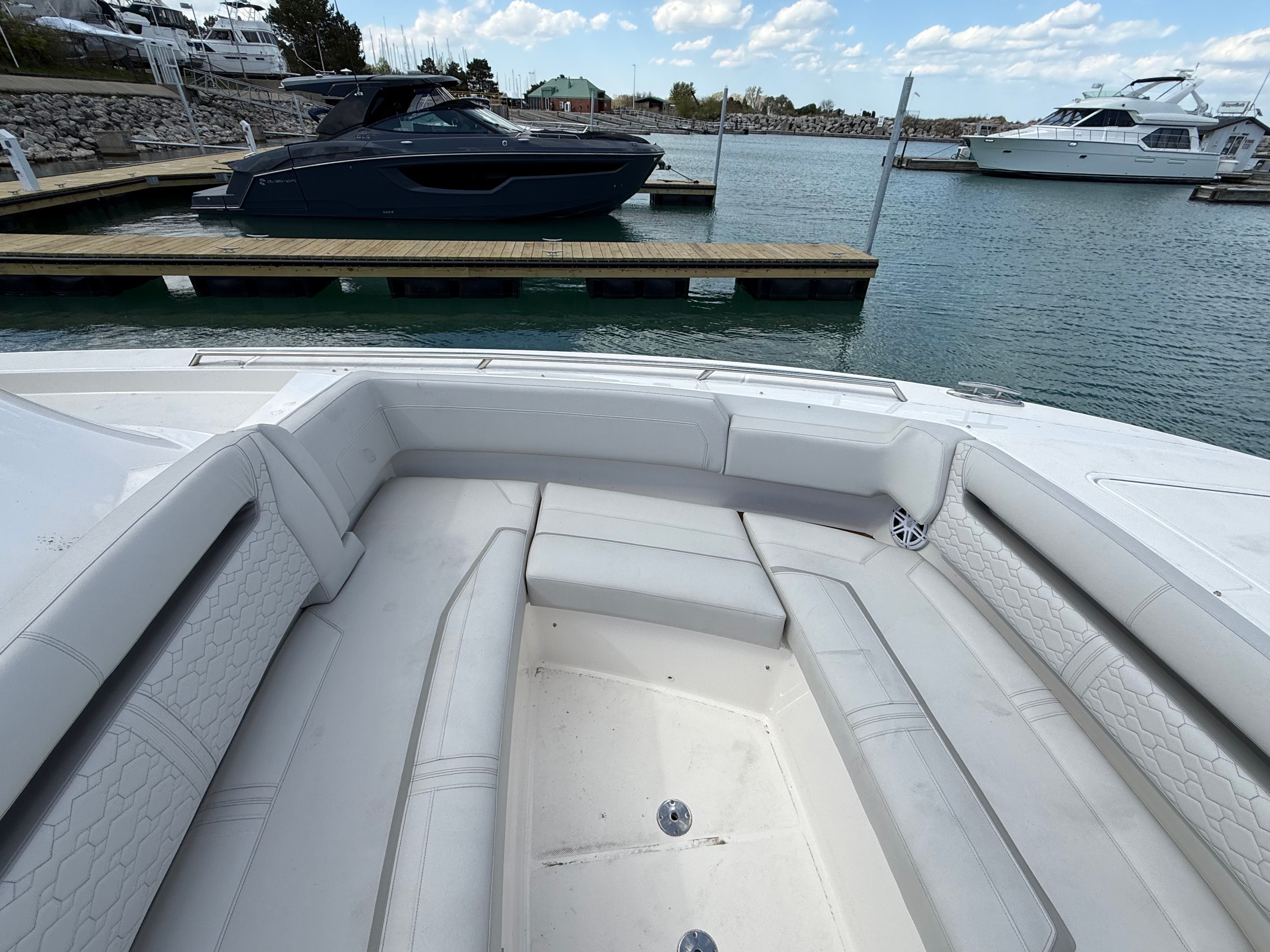 2024 Tiara Yachts 38 LS - 51