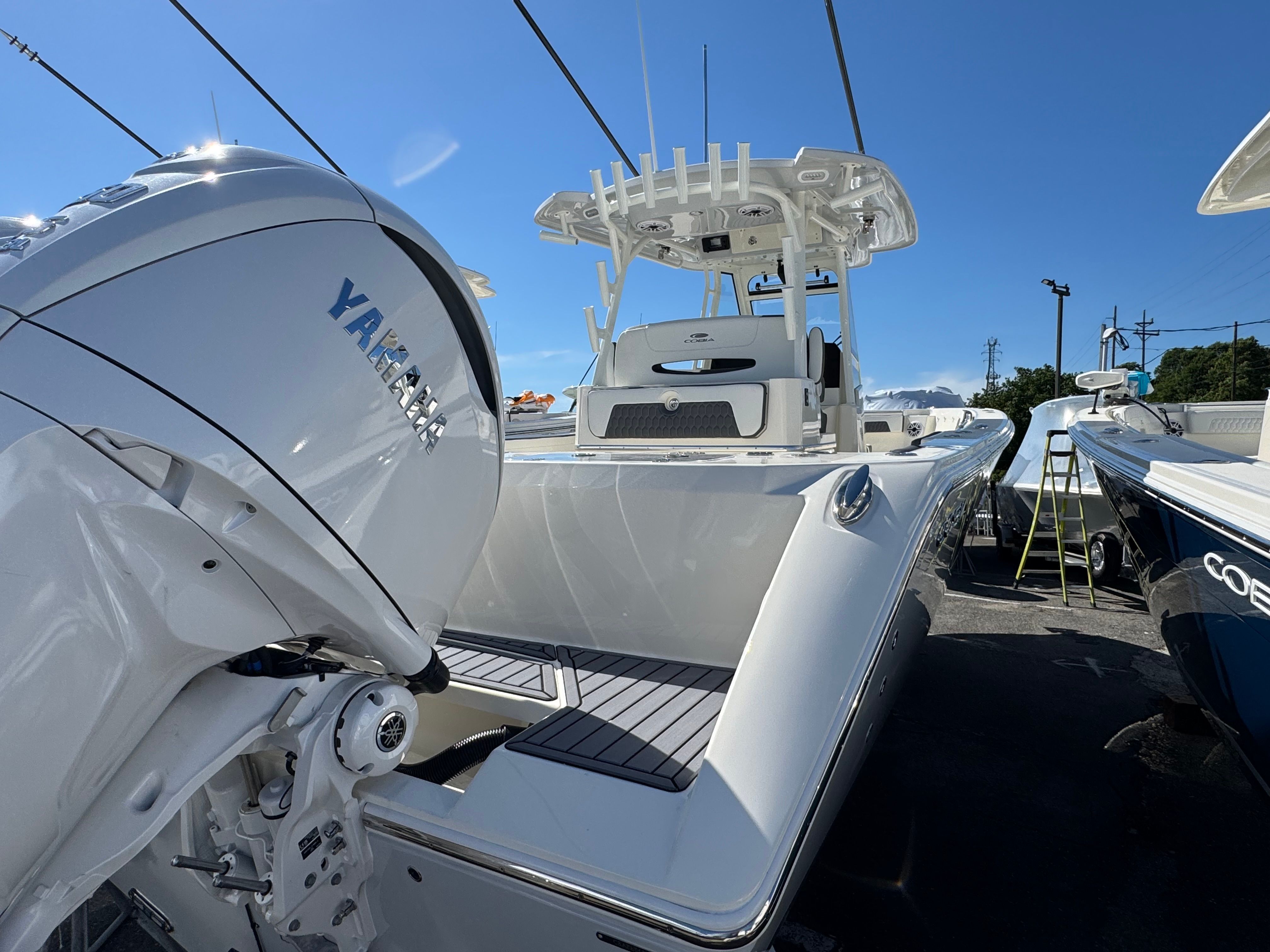 2026 COBIA 305 CC - Image 20