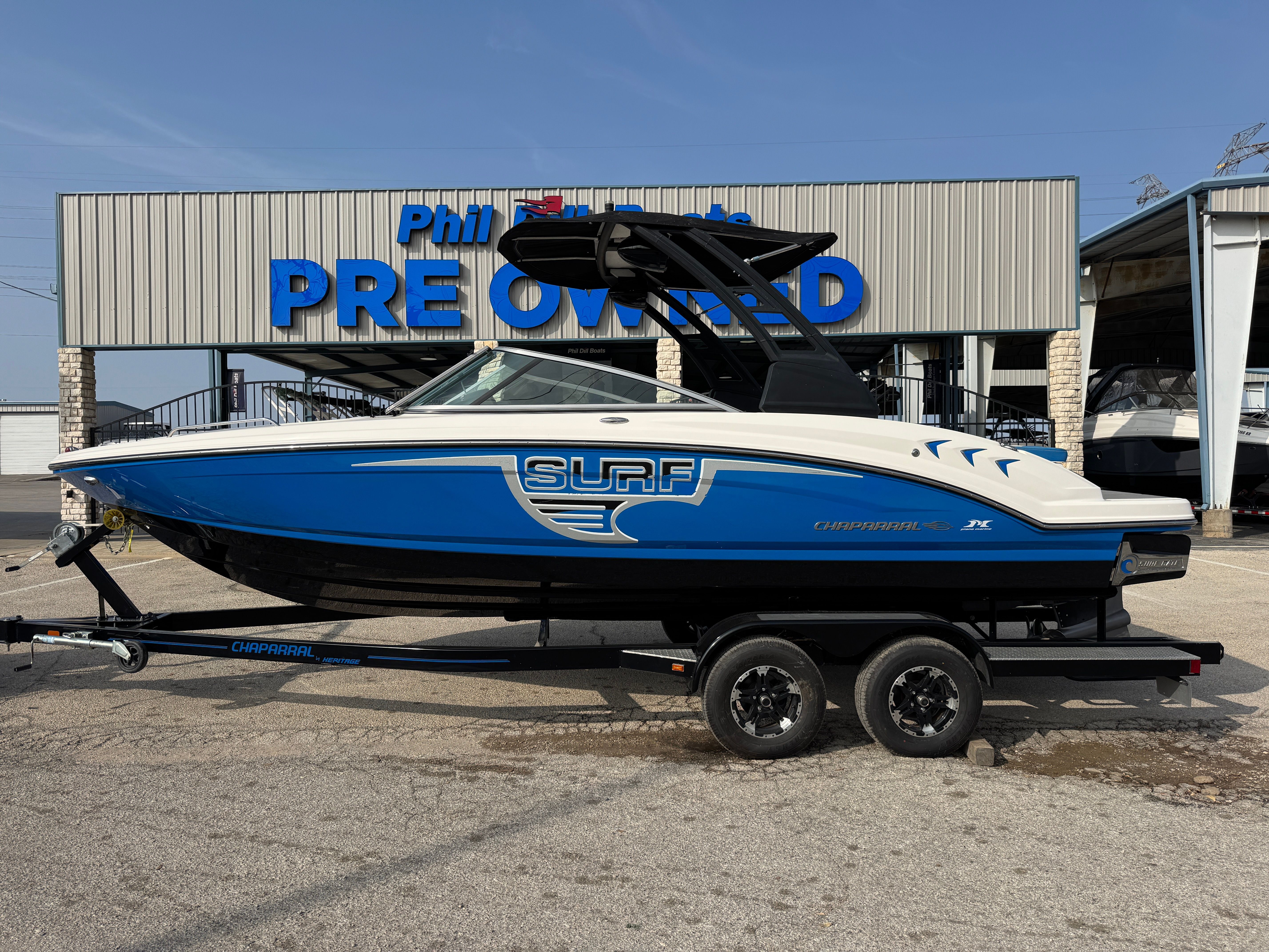 2019 CHAPARRAL 23 SURF - Image 12