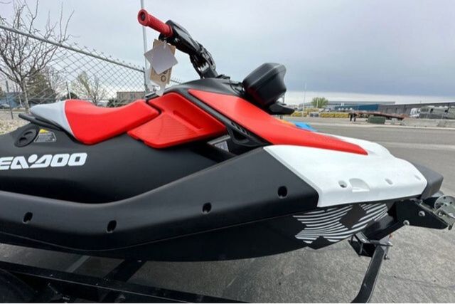 2026 Sea-Doo PWC SPARK TRIXX 90 AUD WH 1UP IBR 26 - 59