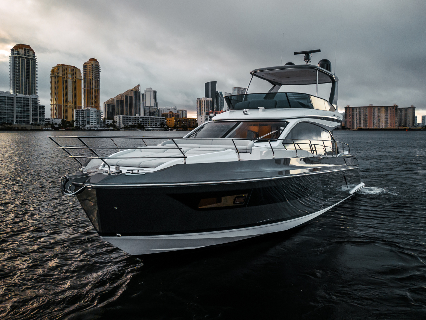 2023 Azimut 53 FLY - Image 4